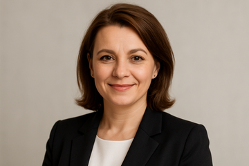 polish business woman around 40 - photo for testimonial