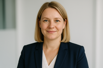 polish girl for testimonial, hr manager, blond, avarege